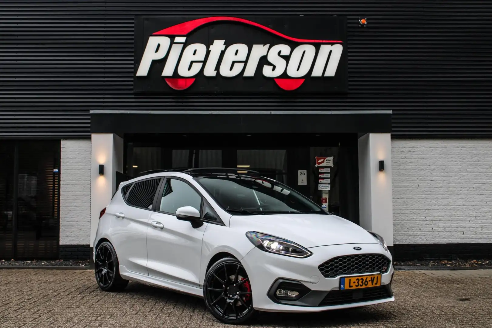 Ford Fiesta 1.5 ST-3 PANO 230PK B&O RECARO CARBON KEYLESS Wit - 1