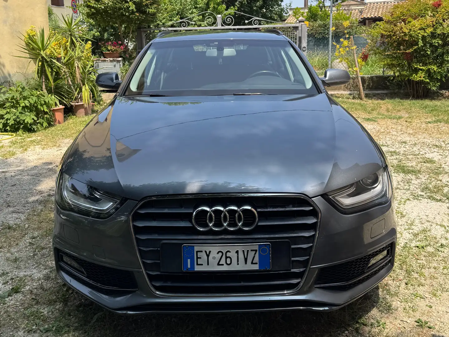 Audi A4 Avant 2015 2000cc 150CV B6 automatico Multitronic Gri - 1