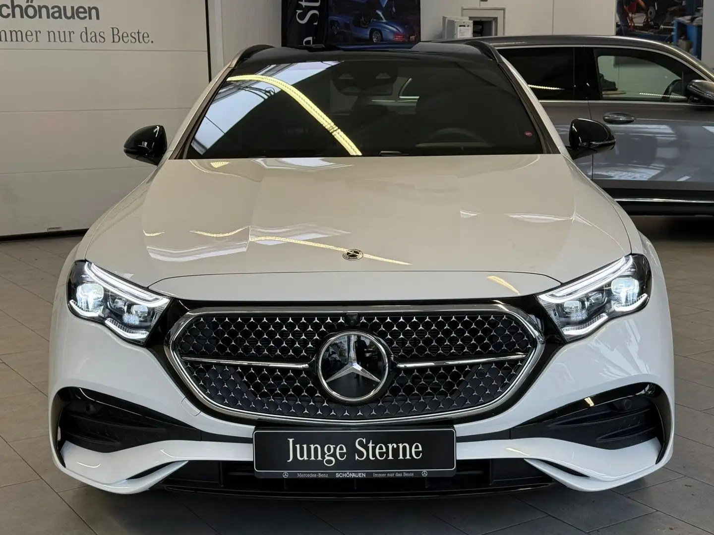 Mercedes-Benz E 300 de T AMG PREMIUM PLUS+NAPPA+HUD+AIRMATIC Wit - 2
