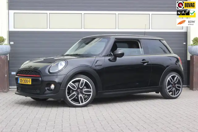 MINI Cooper Mini 1.5 | Carplay | Dealer Onderhouden |