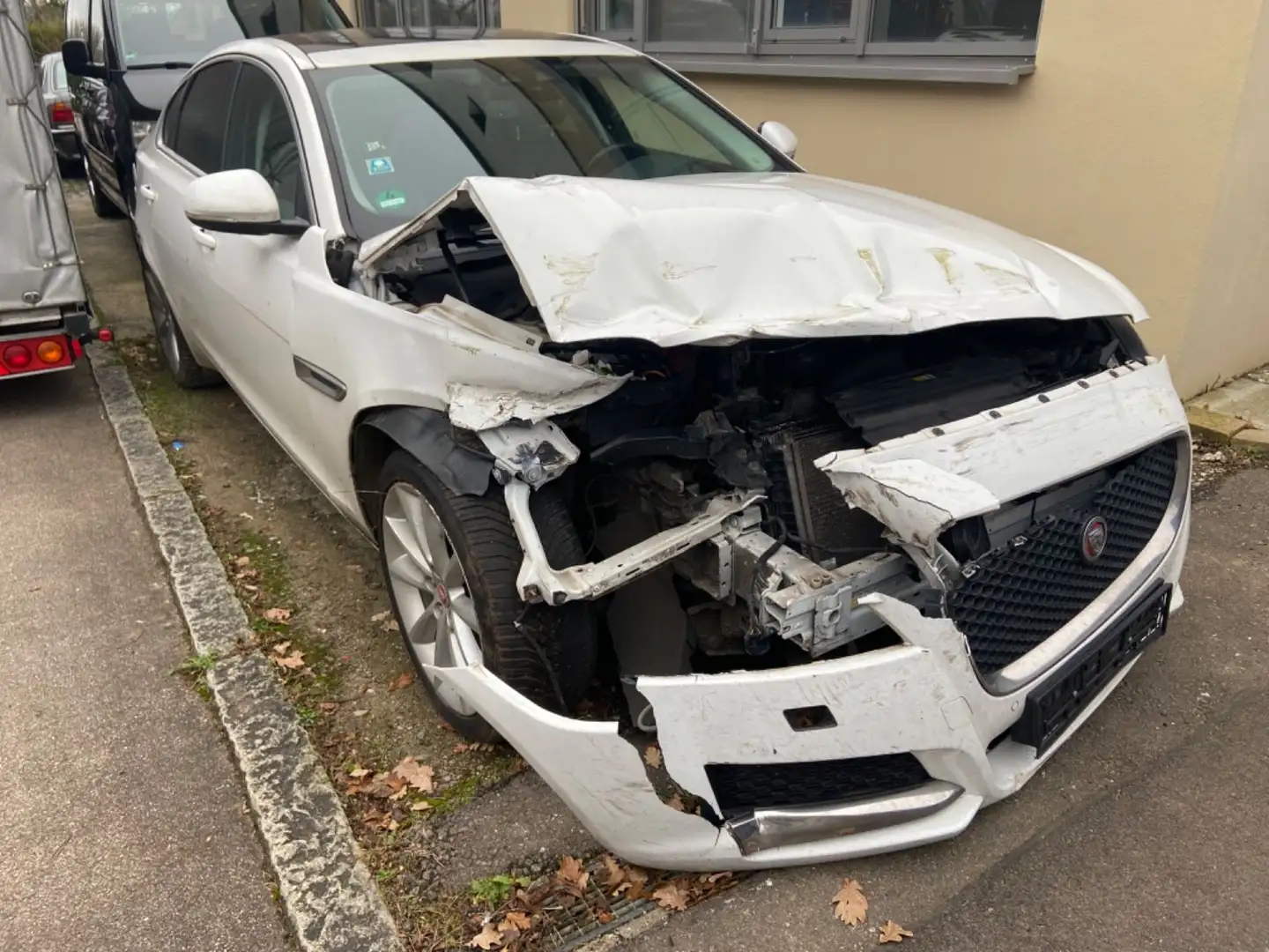 Jaguar XF 20d 180PS Prestige Airbag OK Blanc - 1