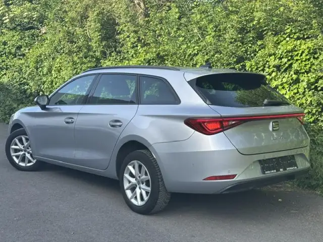 Seat Leon Leon view 2