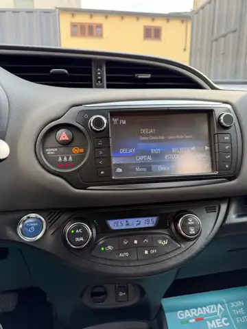 Toyota Yaris view 11
