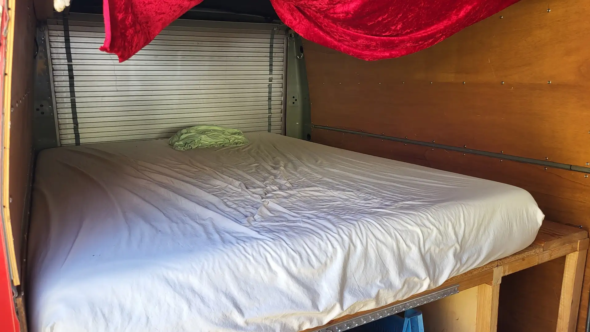 Mercedes-Benz 210/310 Feuerwehr als Wohnmobil Rouge - 2