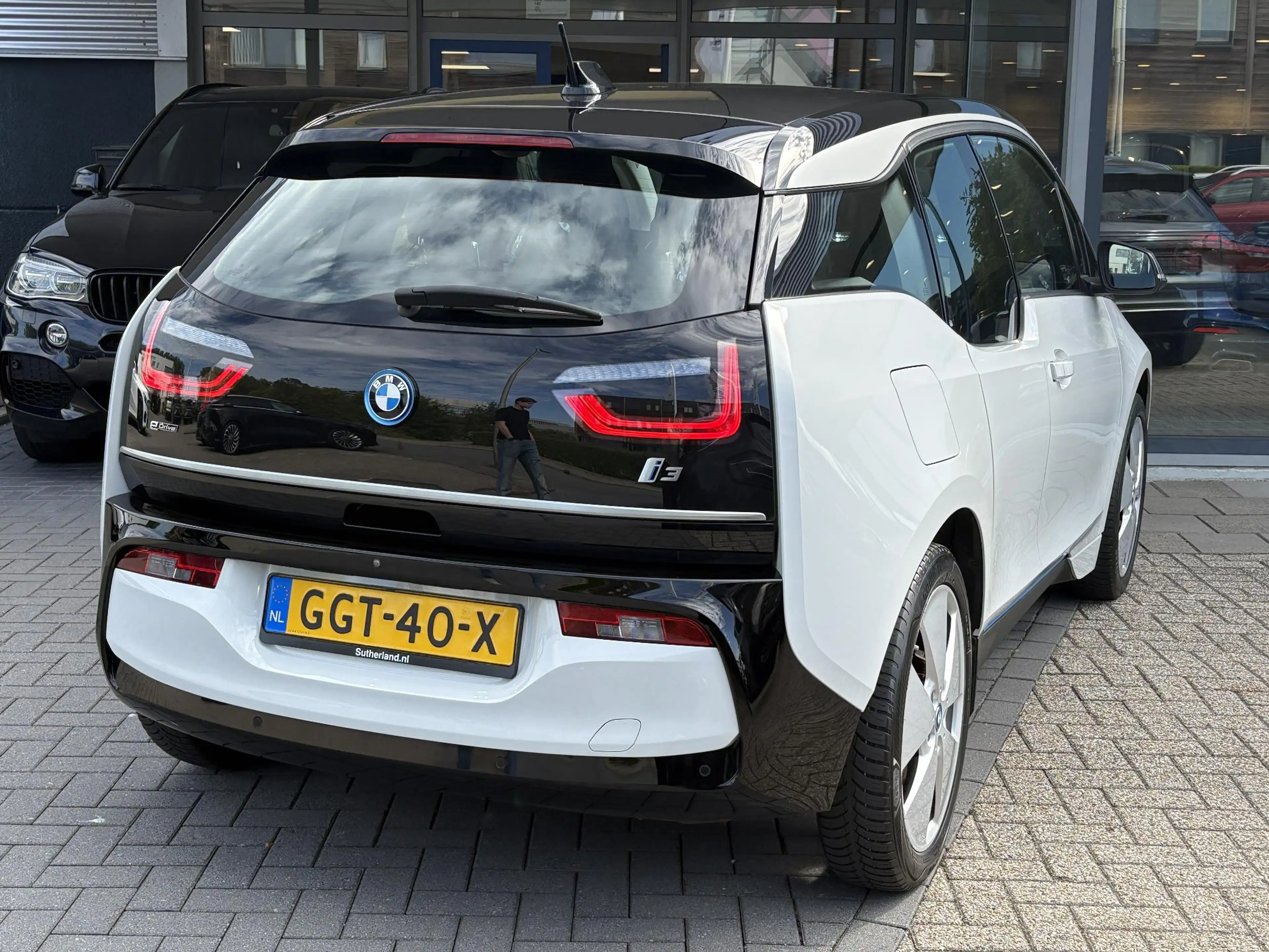 BMW i3 Basis 120Ah 42 kWh | Camera | Stoel verwarming | — photo 9