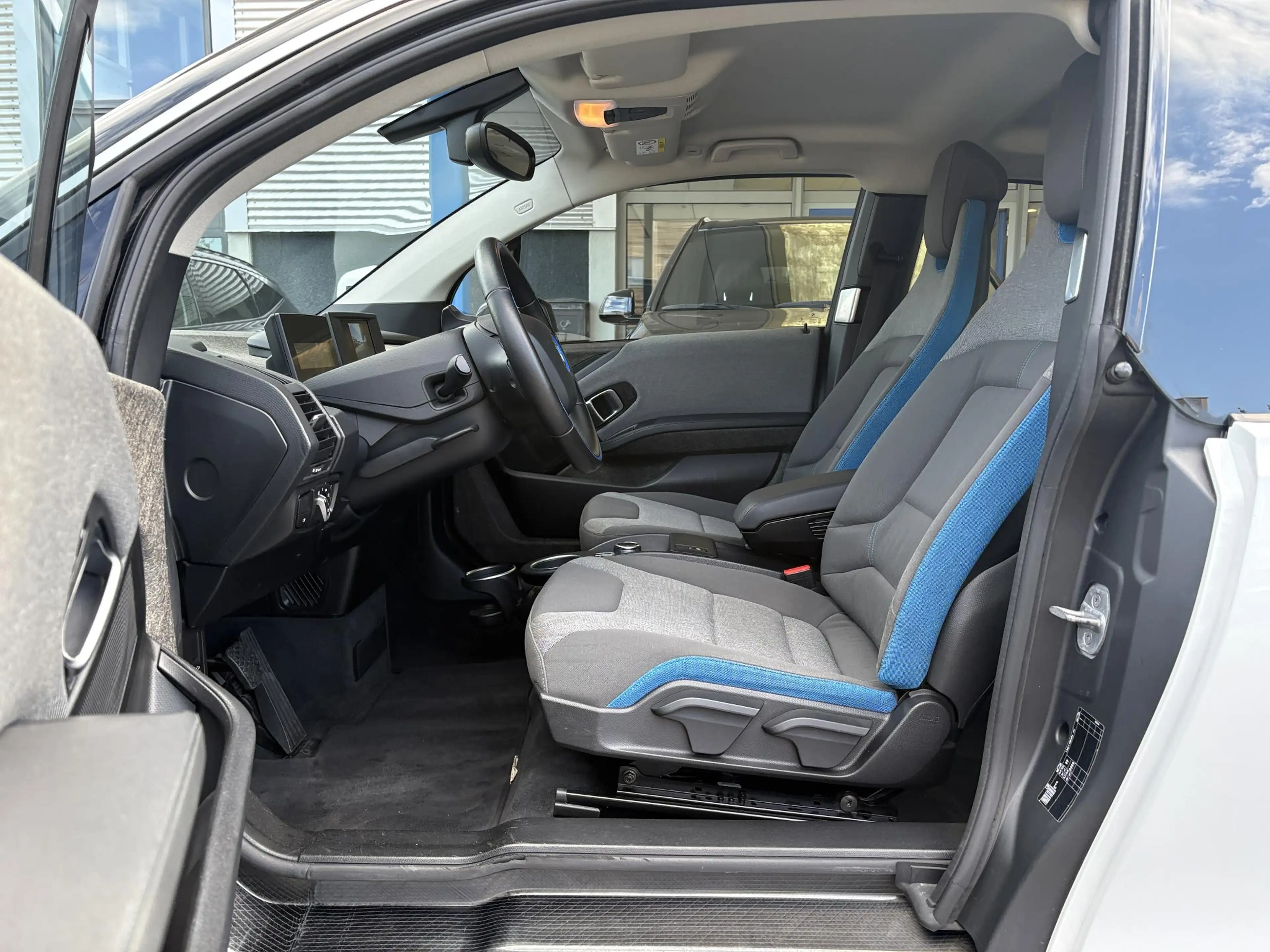 BMW i3 Basis 120Ah 42 kWh | Camera | Stoel verwarming | — photo 13
