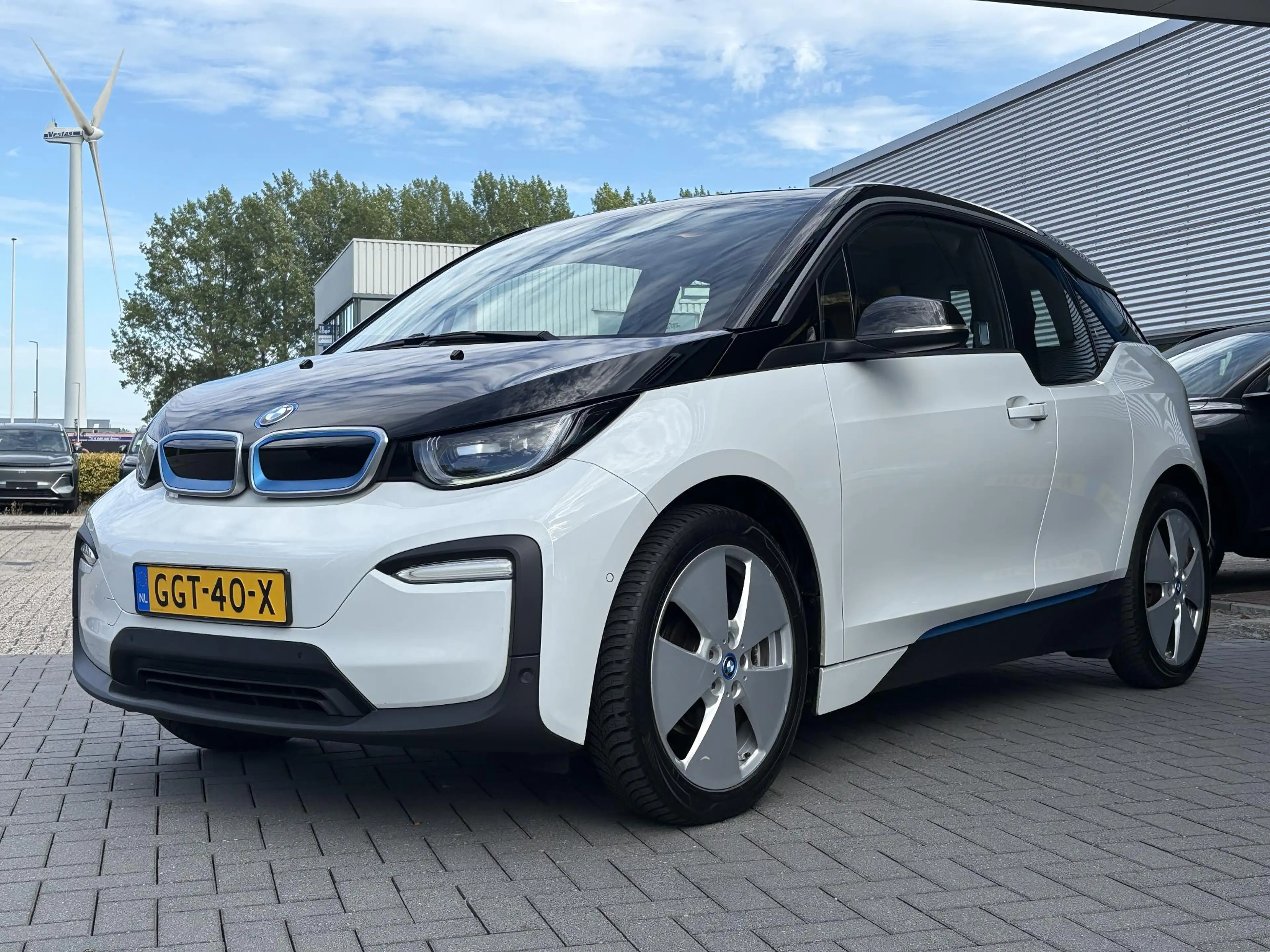 BMW i3 Basis 120Ah 42 kWh | Camera | Stoel verwarming | — photo 3