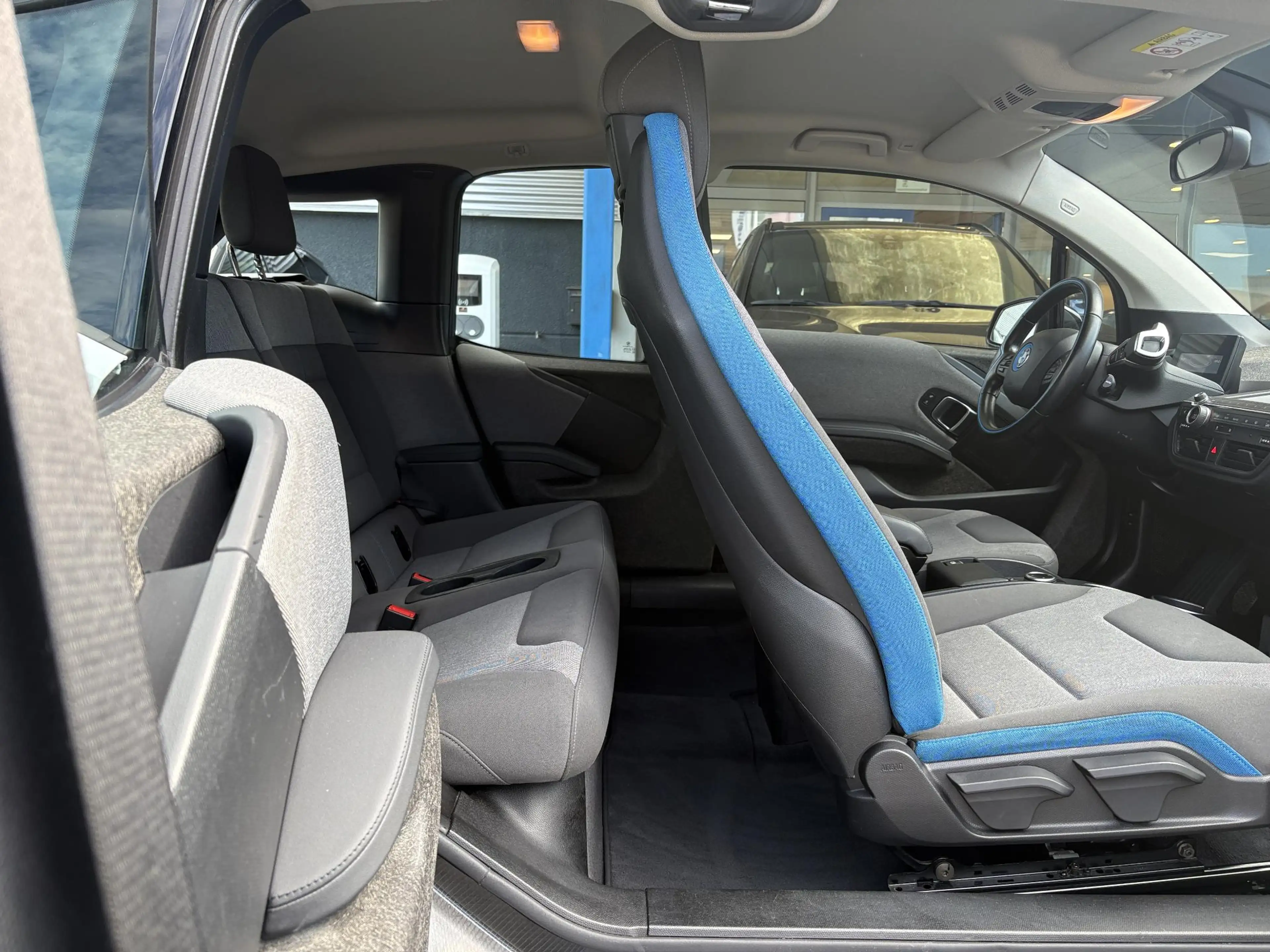 BMW i3 Basis 120Ah 42 kWh | Camera | Stoel verwarming | — photo 6