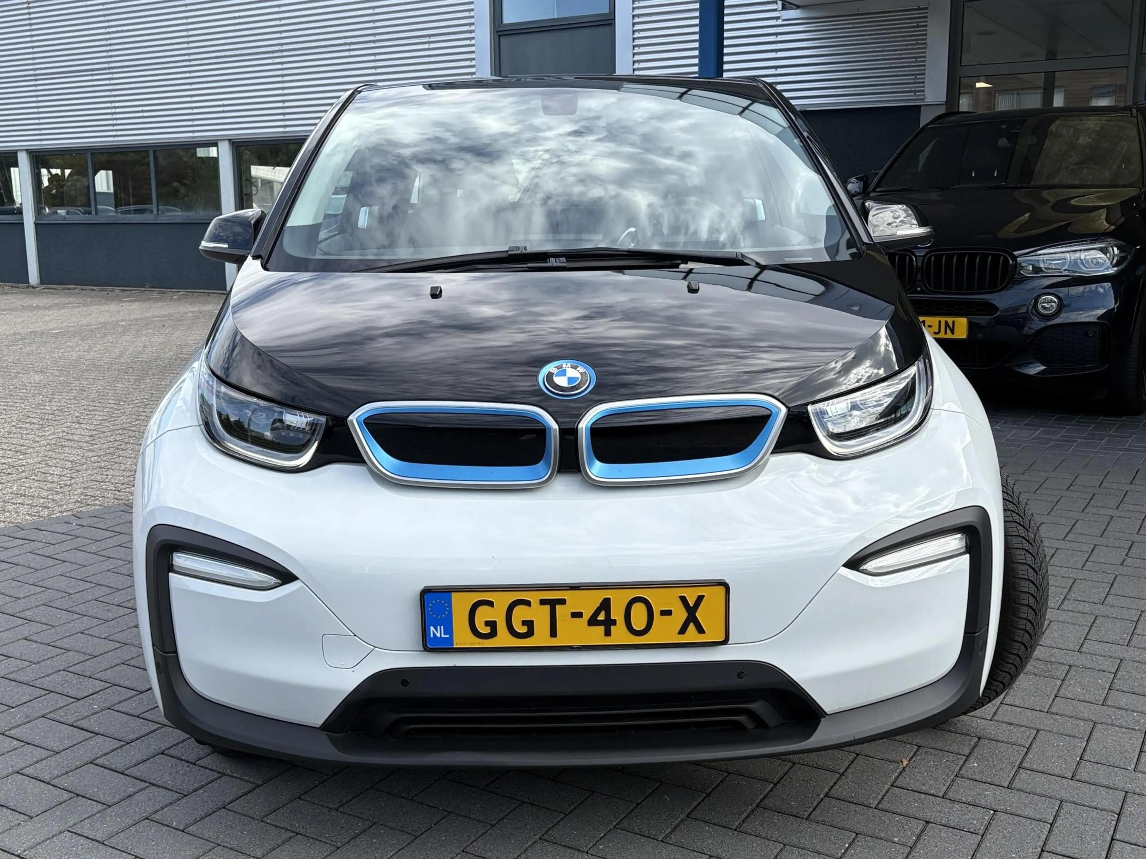 BMW i3 Basis 120Ah 42 kWh | Camera | Stoel verwarming | — photo 2