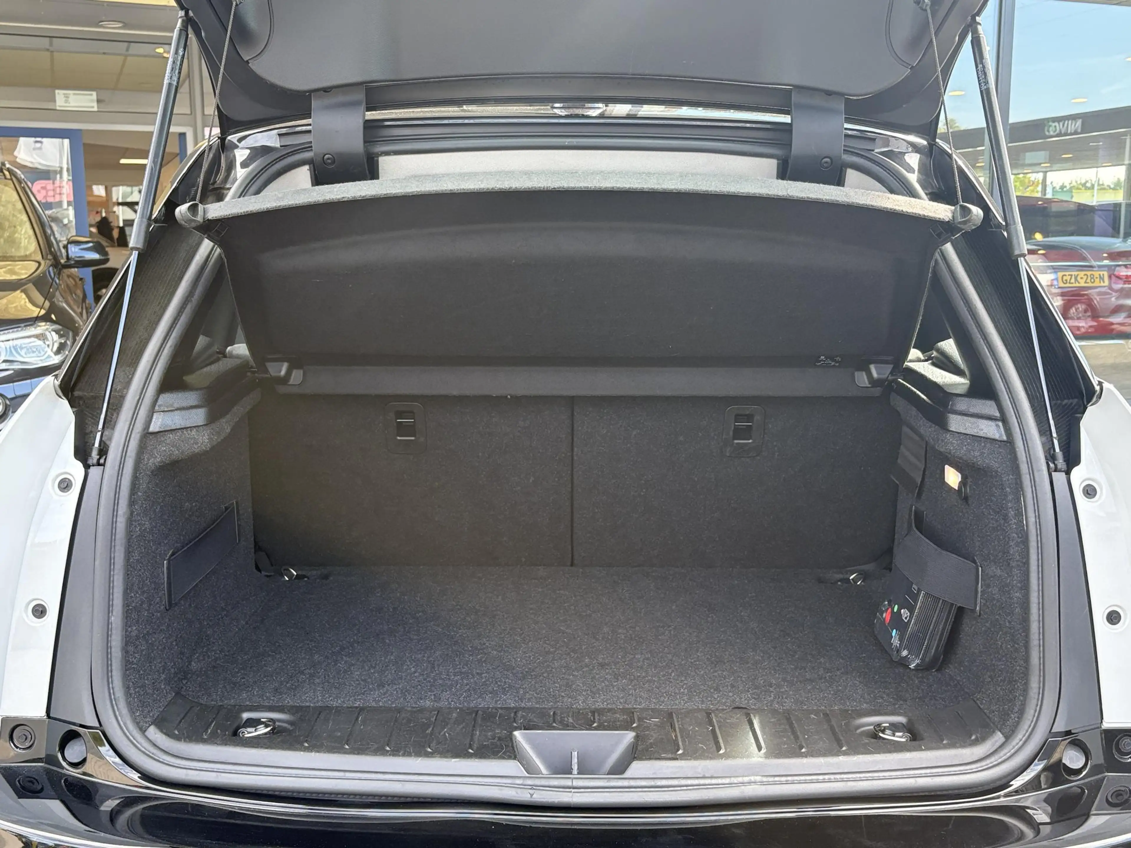 BMW i3 Basis 120Ah 42 kWh | Camera | Stoel verwarming | — photo 10