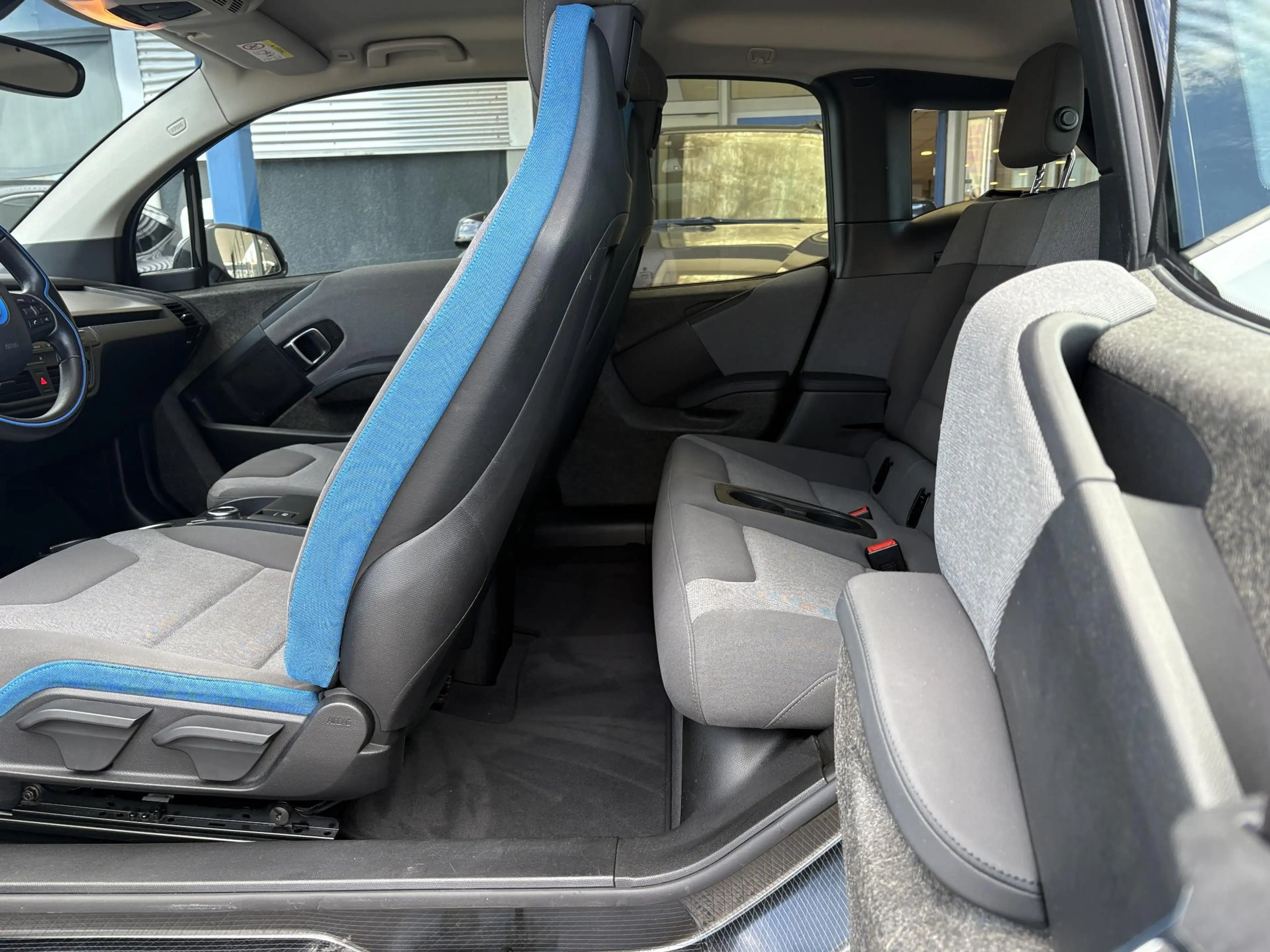 BMW i3 Basis 120Ah 42 kWh | Camera | Stoel verwarming | — photo 14