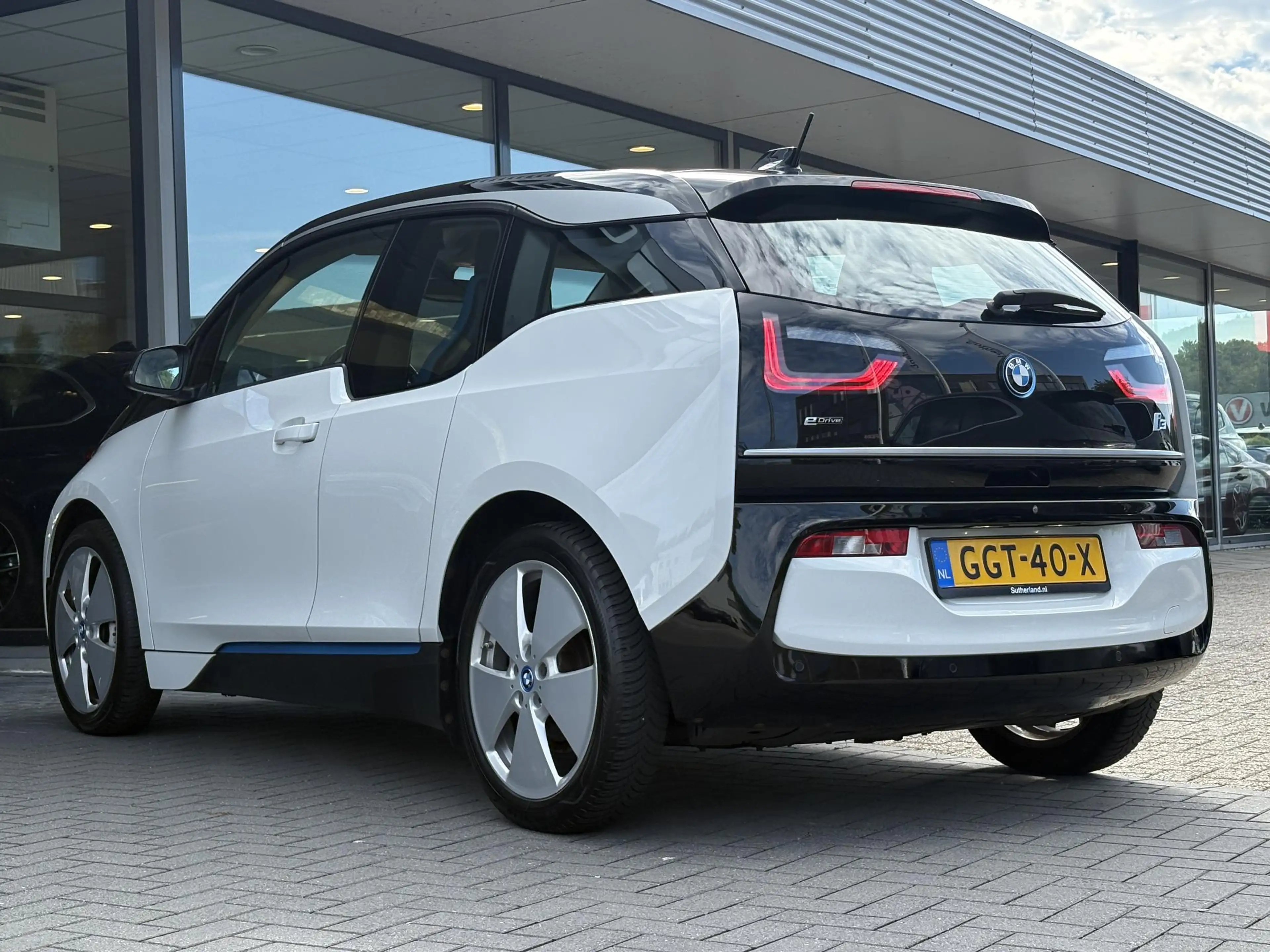 BMW i3 Basis 120Ah 42 kWh | Camera | Stoel verwarming | — photo 7