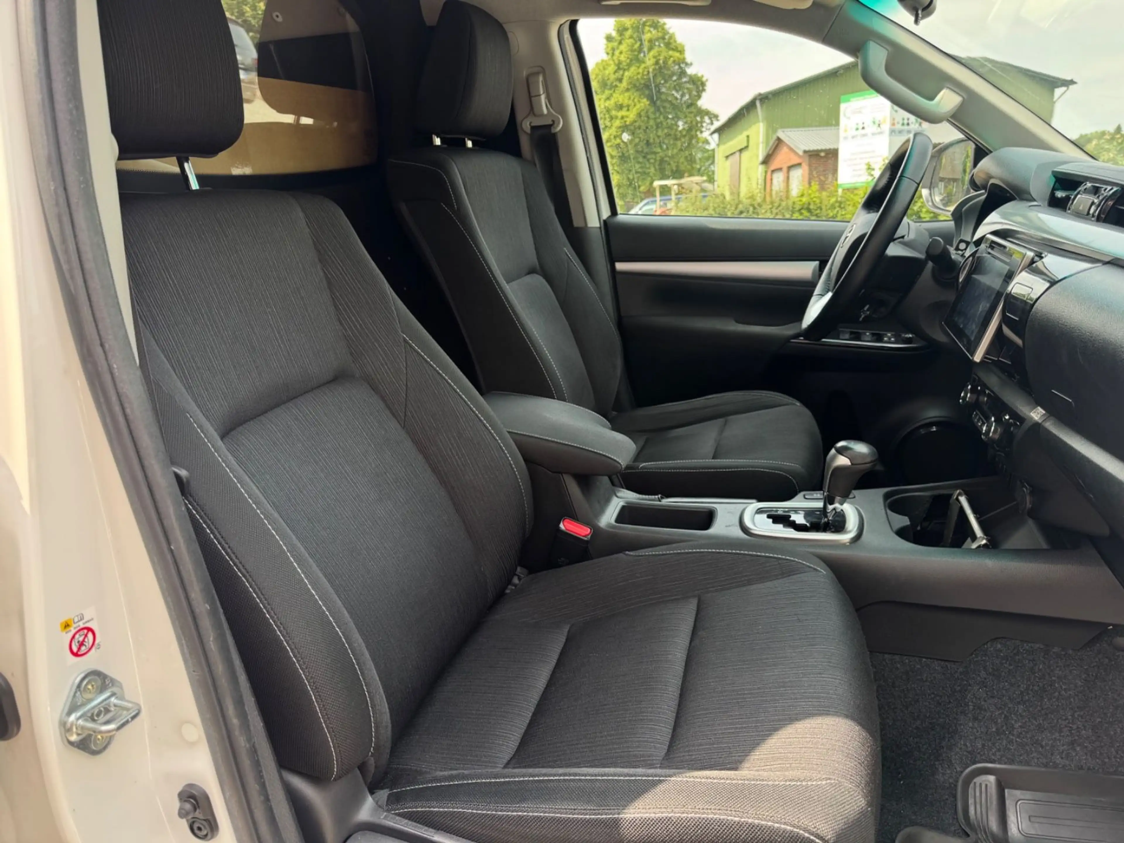 Toyota Hilux HILUX DOUBLE CAB 4x4/KAMERA/AHK/HINTEN-SITZREIHE — photo 10