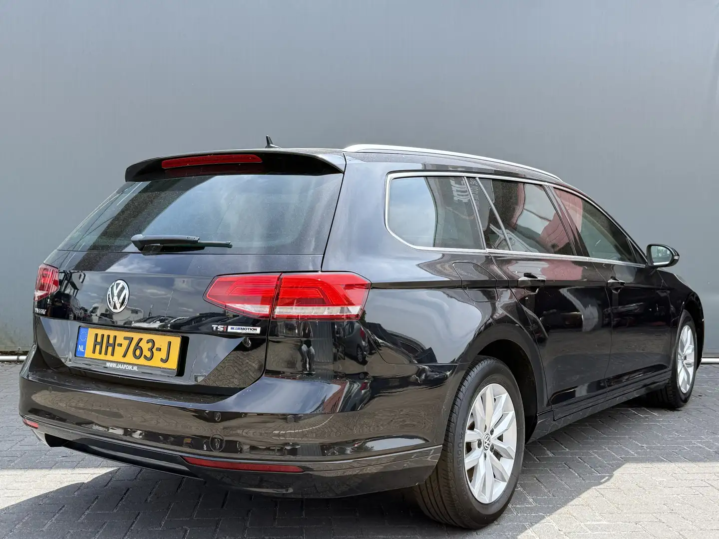 Volkswagen Passat Variant BWJ 2015 1.4 TSI 126 PK Comfortline NAVI / CLIMA / Zwart - 2