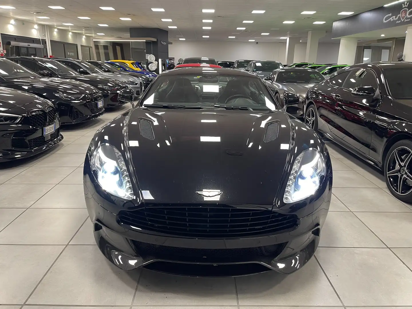 Aston Martin Vanquish Coupe 6.0 V12 S touchtronic Fekete - 2