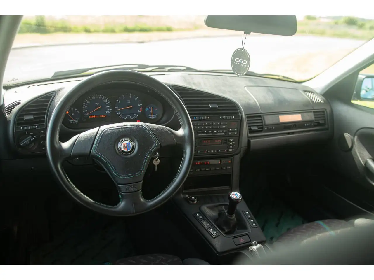 ALPINA BMW B3 Touring Série 3 3.0i E36 UNIKAT 15/24, foto 9