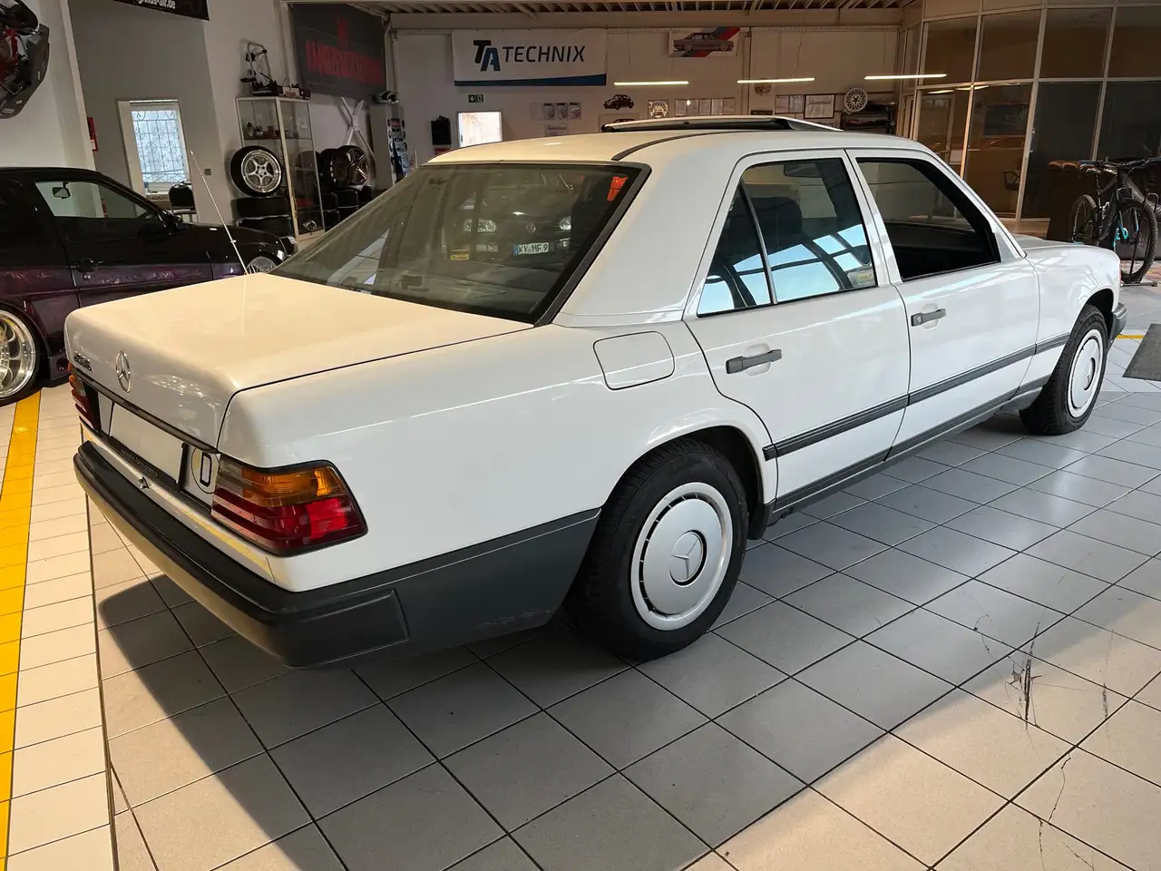 Mercedes-Benz 260 E aus 1.Hand,,Original-Zustand“ Oldtimer.., foto 5