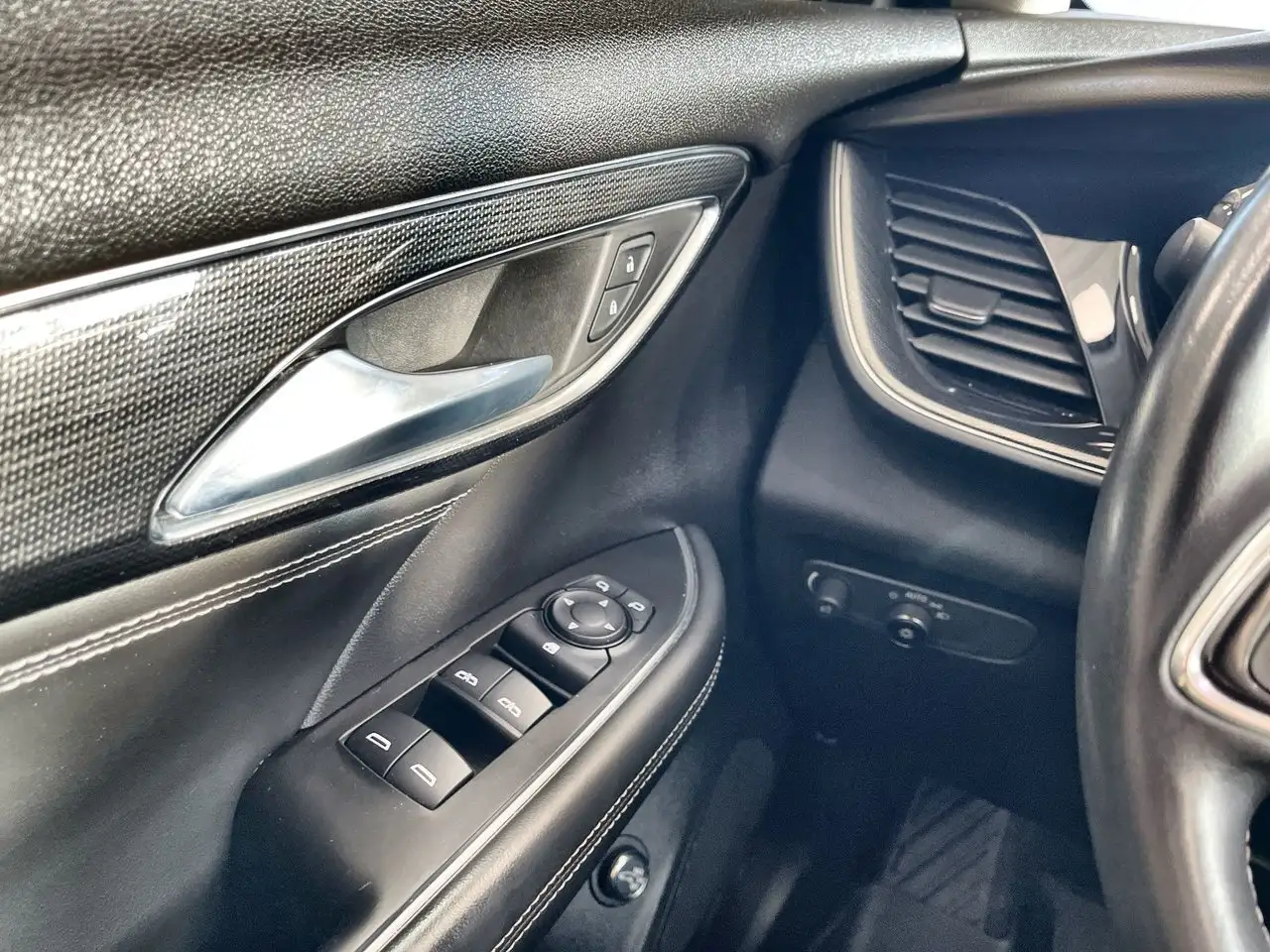 Buick Envision снимка Buick Envision
