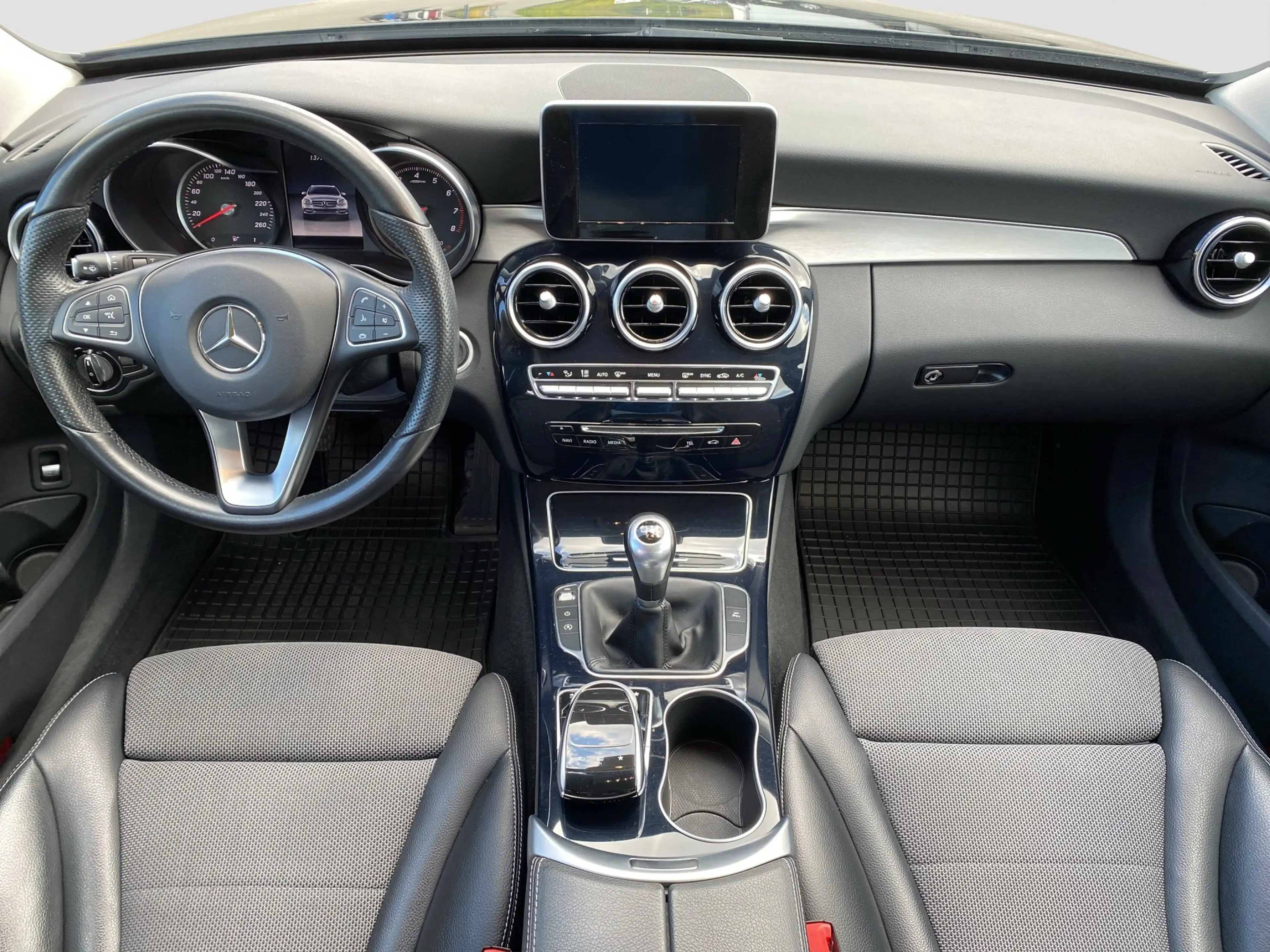 Mercedes-Benz C 200 T Avantgarde LED Navi ParkAss — photo 11