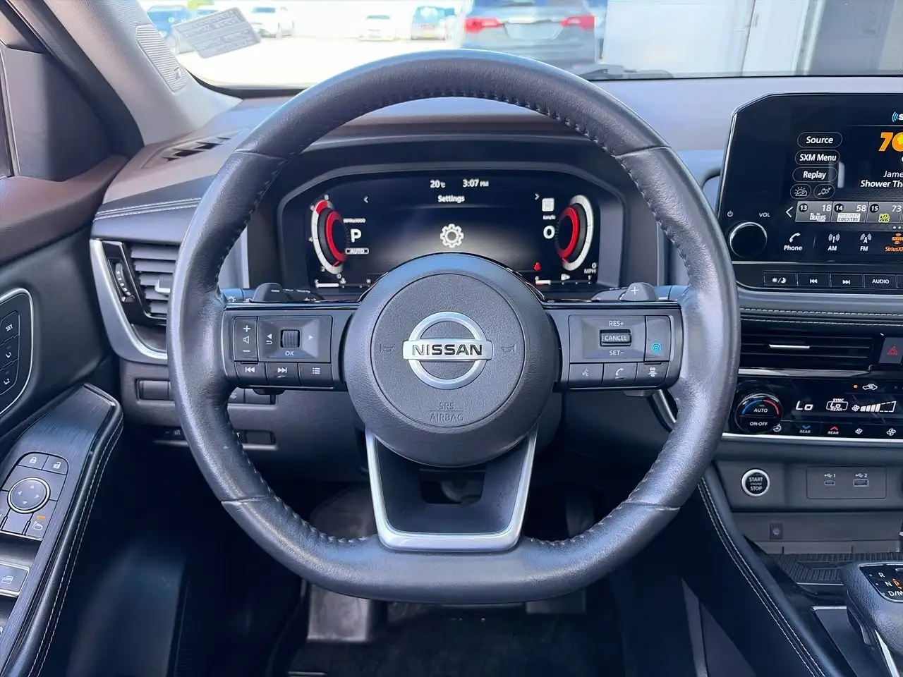 Nissan Rogue снимка Nissan Rogue