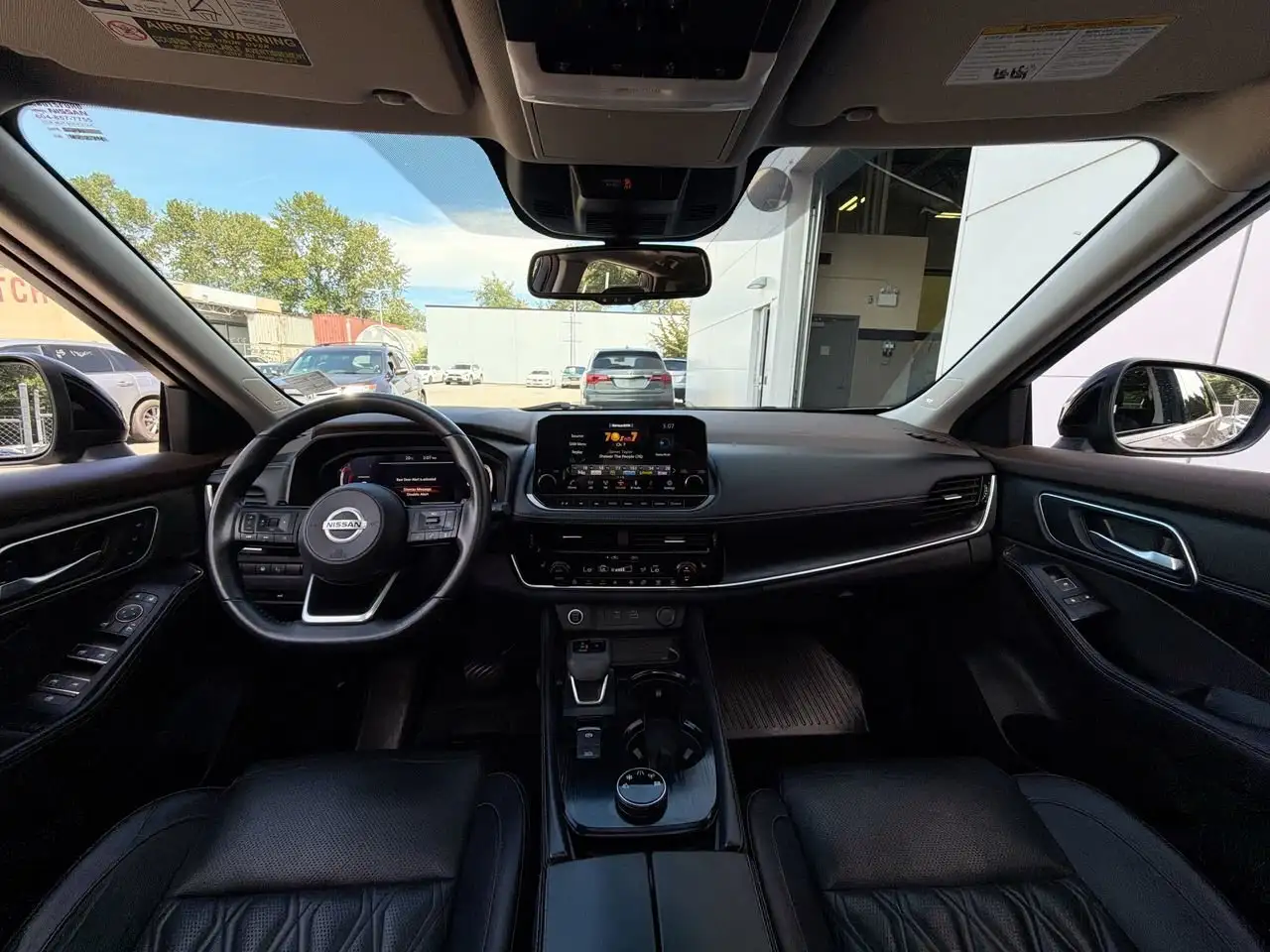 Nissan Rogue снимка Nissan Rogue