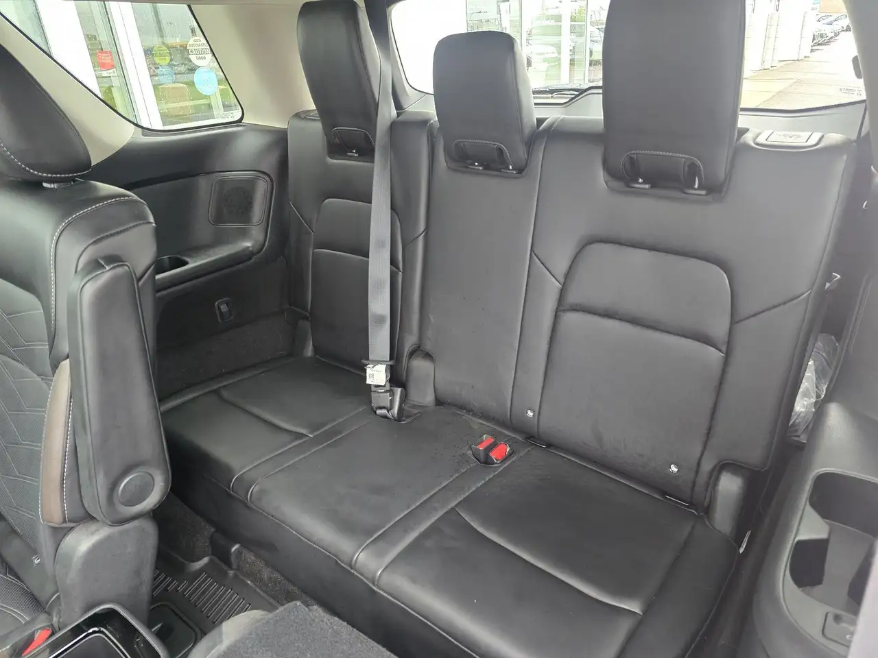 Nissan Pathfinder снимка Nissan Pathfinder