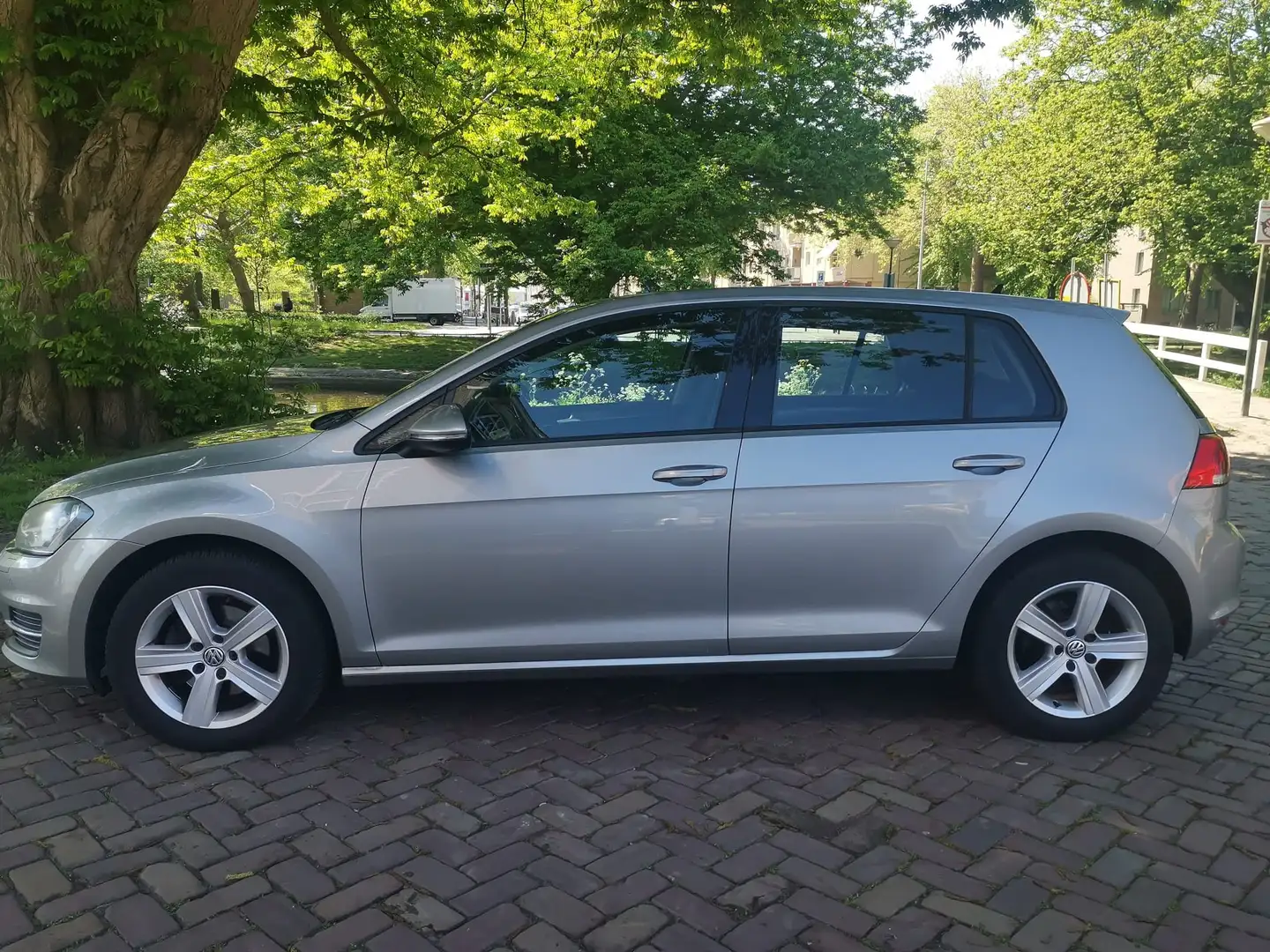 Volkswagen Golf Golf VII 1.2 TSI Highline Grijs - 2