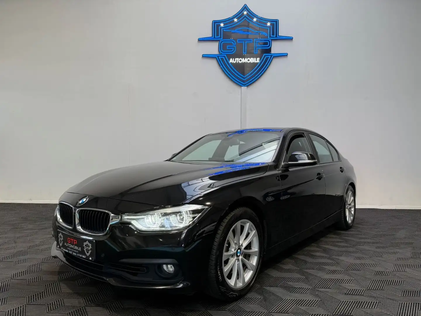 BMW 330 Baureihe 3 Lim. 330 d Advantage *HUD* Schwarz - 1