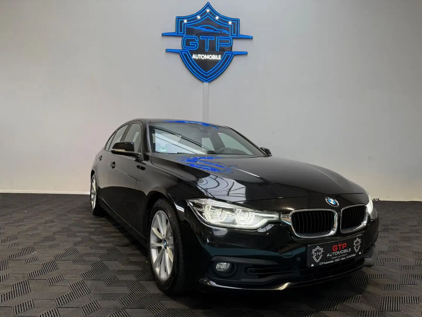 BMW 330 Baureihe 3 Lim. 330 d Advantage *HUD* Schwarz - 2