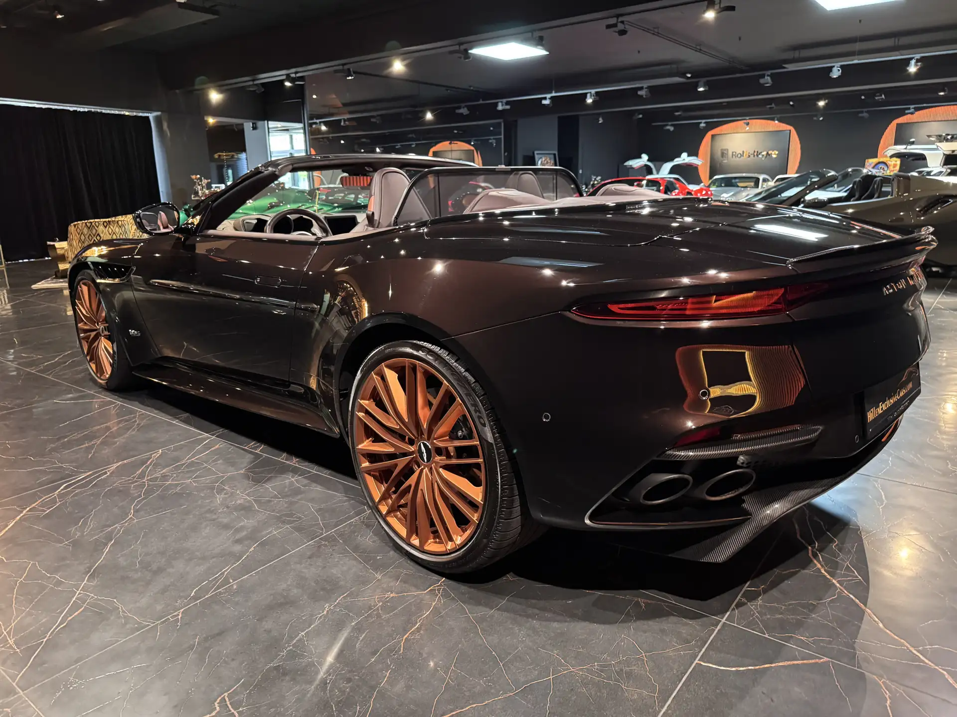 애스턴마틴 DBS Coupe 2020 블랙 사진 2