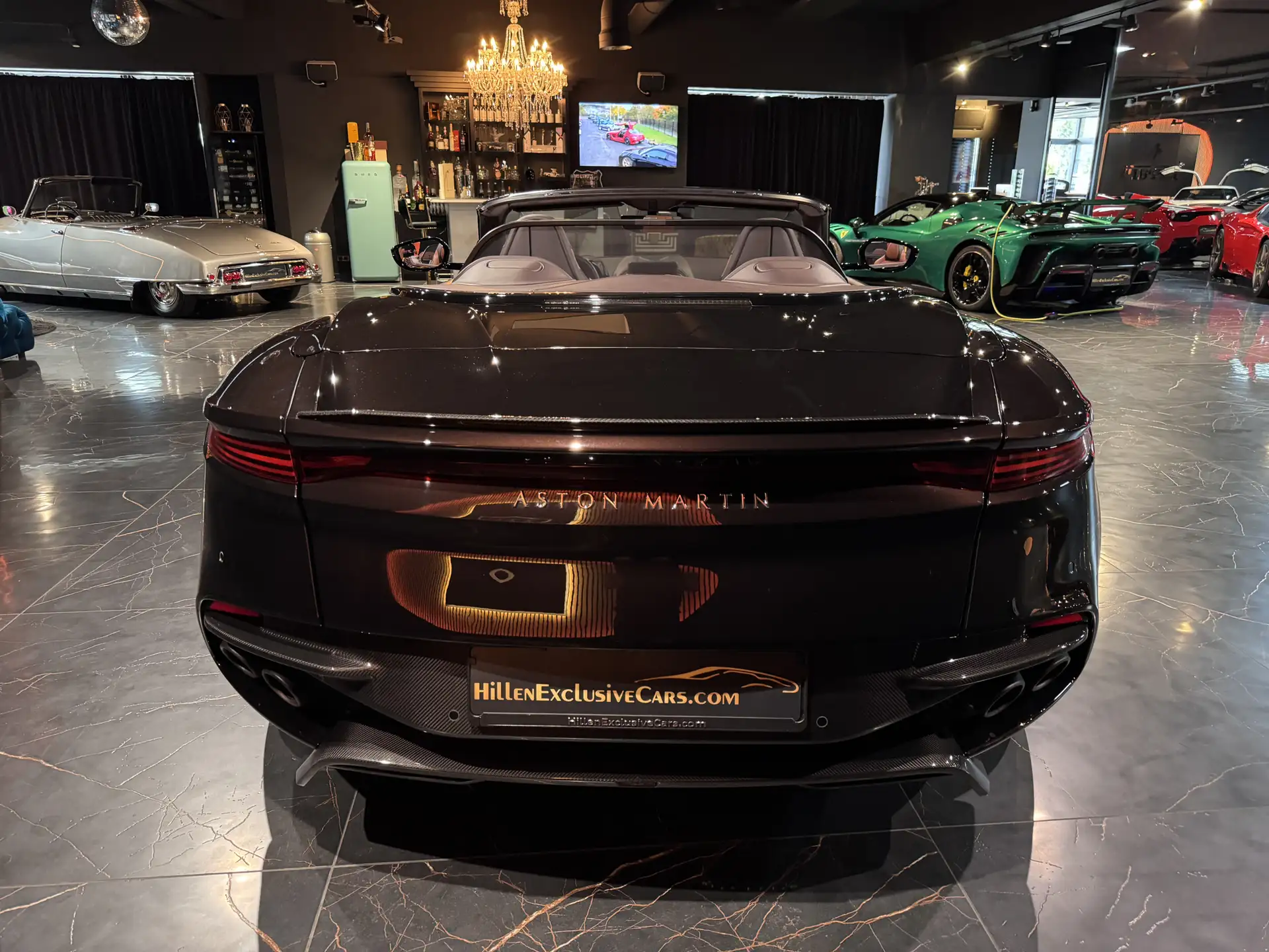 애스턴마틴 DBS Coupe 2020 블랙 사진 4