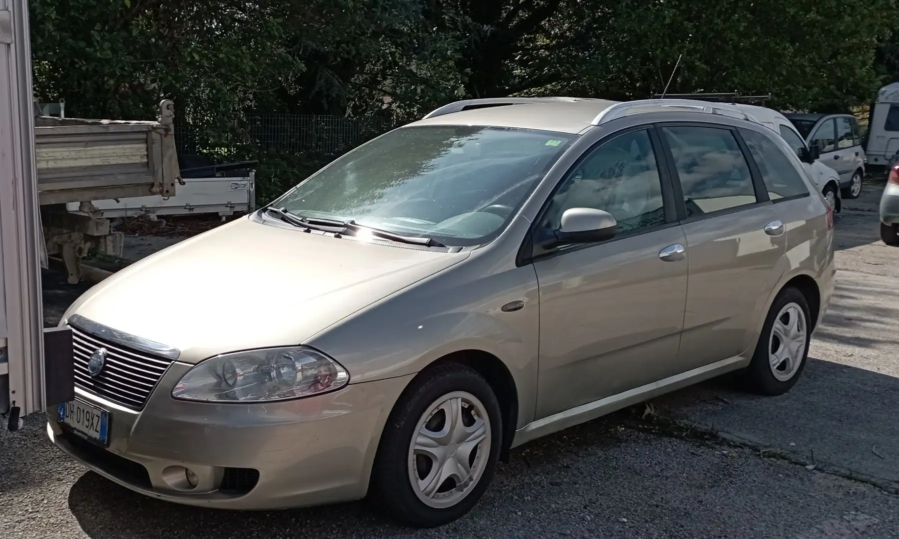 Fiat Croma 1.9 mjt 8v Emotion - 1