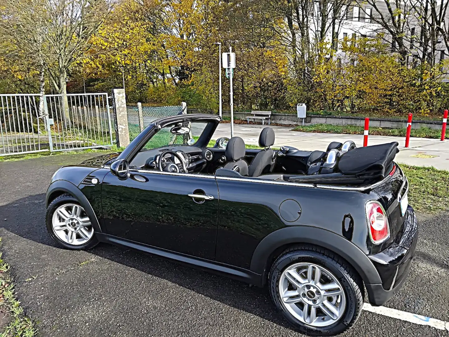 MINI Cooper Cabrio Automatique 1.6 Ess Très belle voir description Zwart - 2