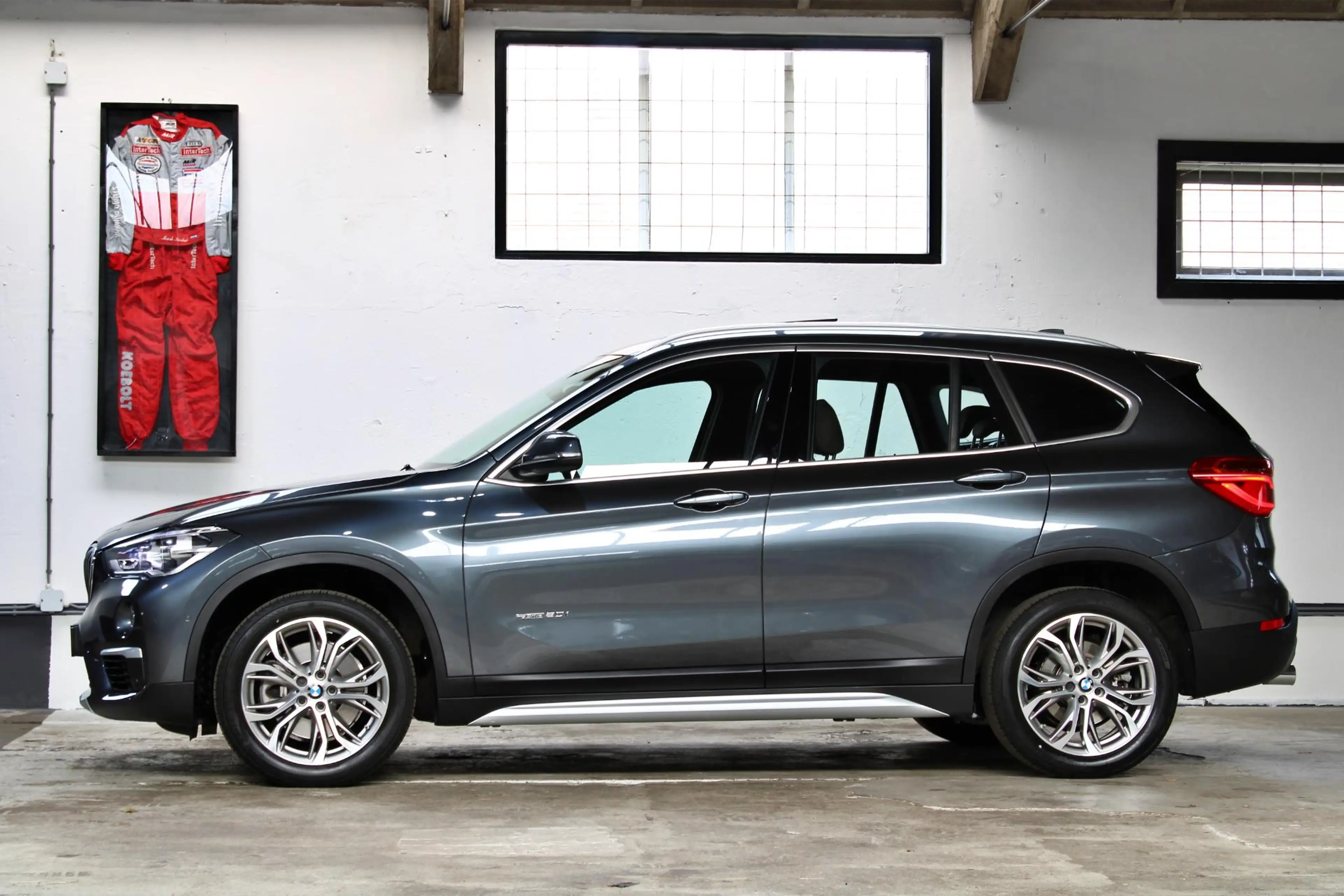 BMW X1 sDrive20i High Executive xLine | Panoramadak | LED — photo 3