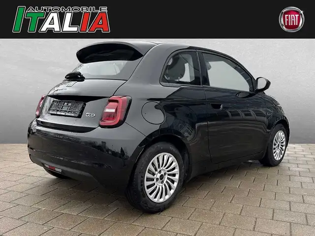 Fiat 500e view 2