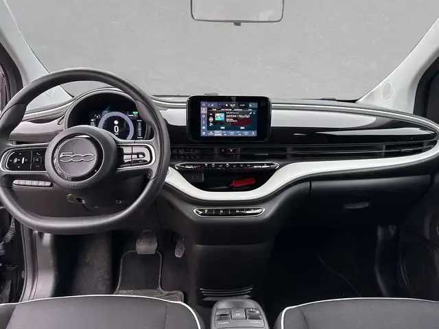 Fiat 500e view 7