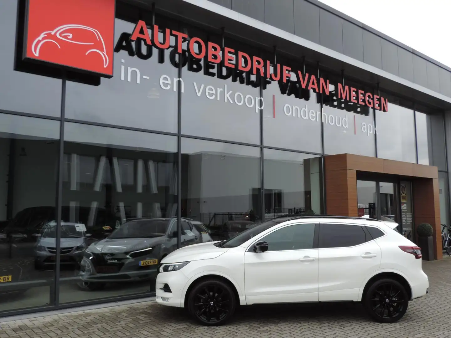 Nissan Qashqai 1.3 DIG-T N-Tec 60.000km | NL-auto | Panodak | 360 Wit - 2