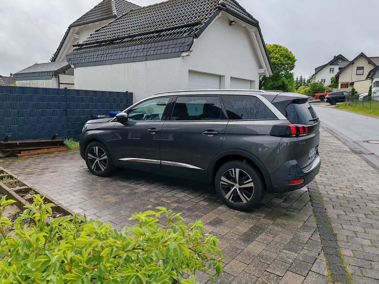 Peugeot 5008 5008 PureTech 130 Stop Grau - 1