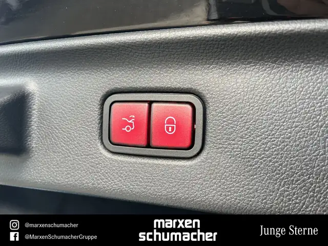 Mercedes-Benz S-Class view 14