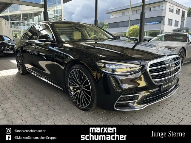 Mercedes-Benz S-Class view 3