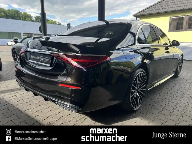 Mercedes-Benz S-Class view 4