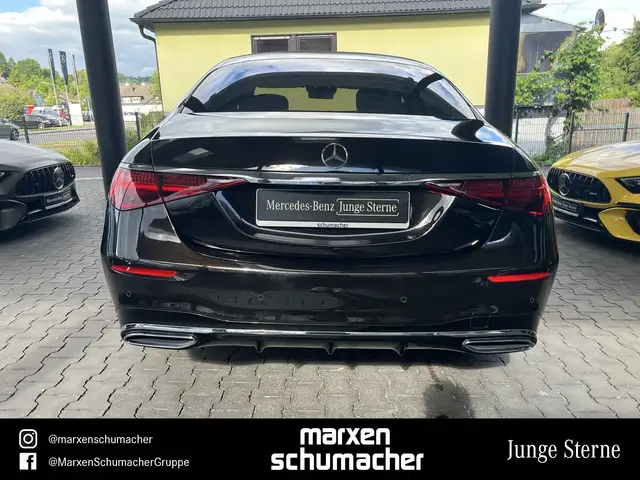 Mercedes-Benz S-Class view 5