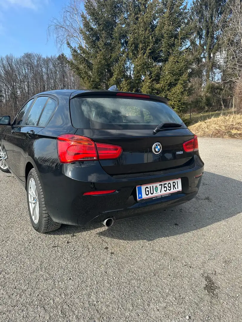 BMW 118 118i Advantage Schwarz - 2