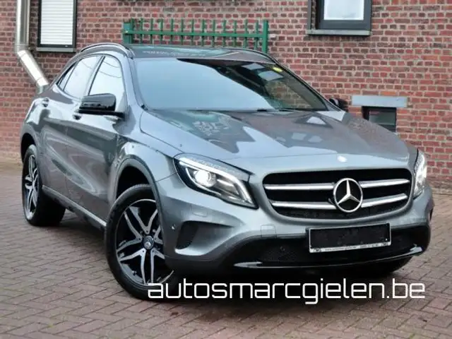 Mercedes-Benz GLA 200
