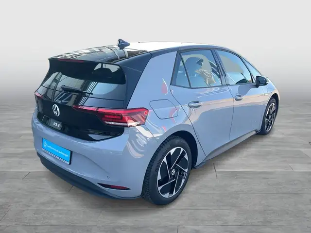 Volkswagen Id.3 view 5