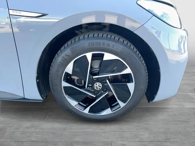 Volkswagen Id.3 view 7