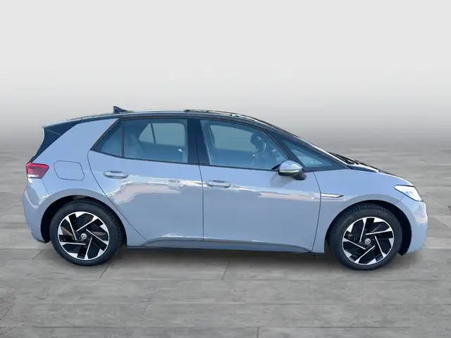 Volkswagen Id.3 view 6