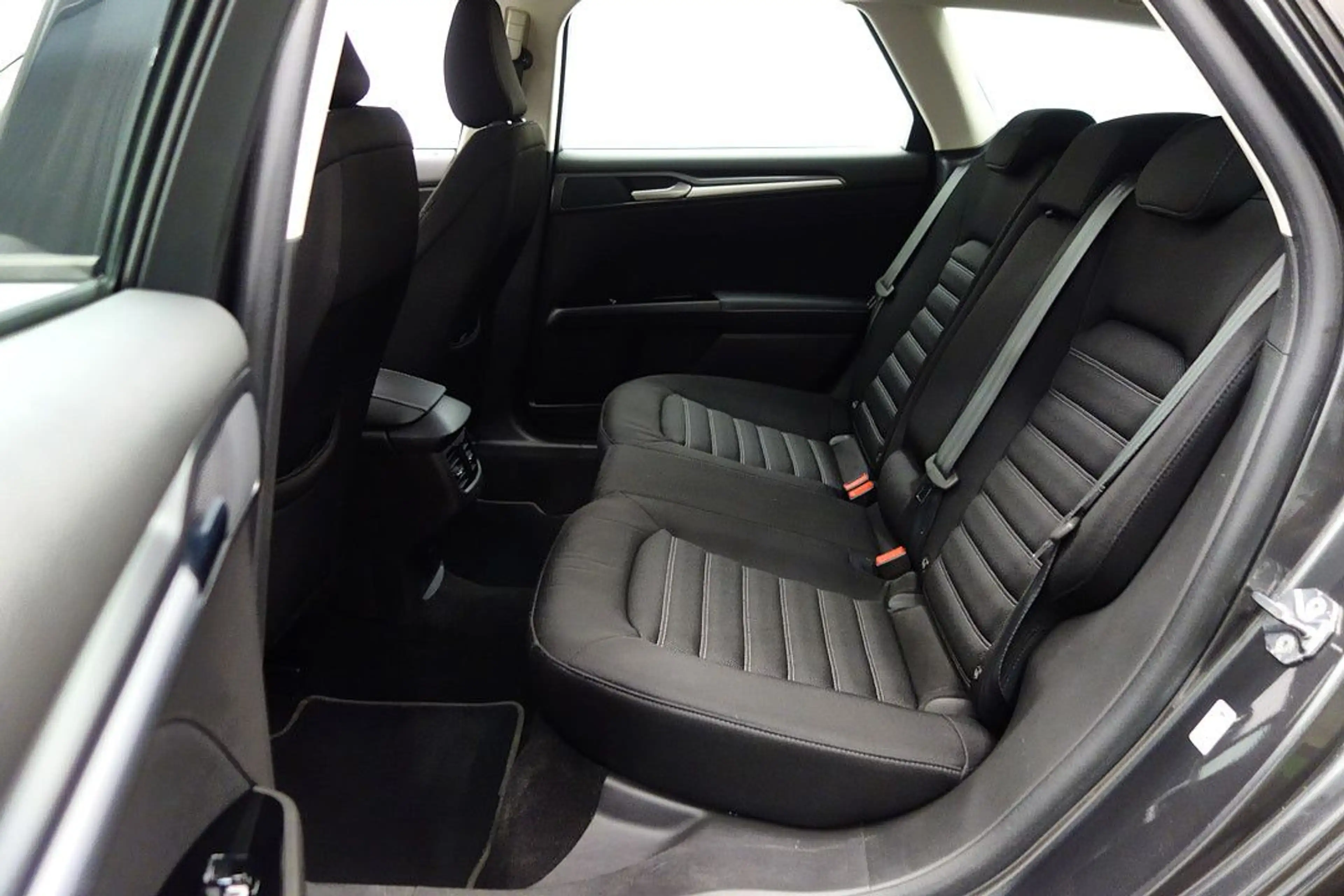 Ford Mondeo Turnier Aut. BUSINESS LED+NAVI+KEYLESS — photo 10