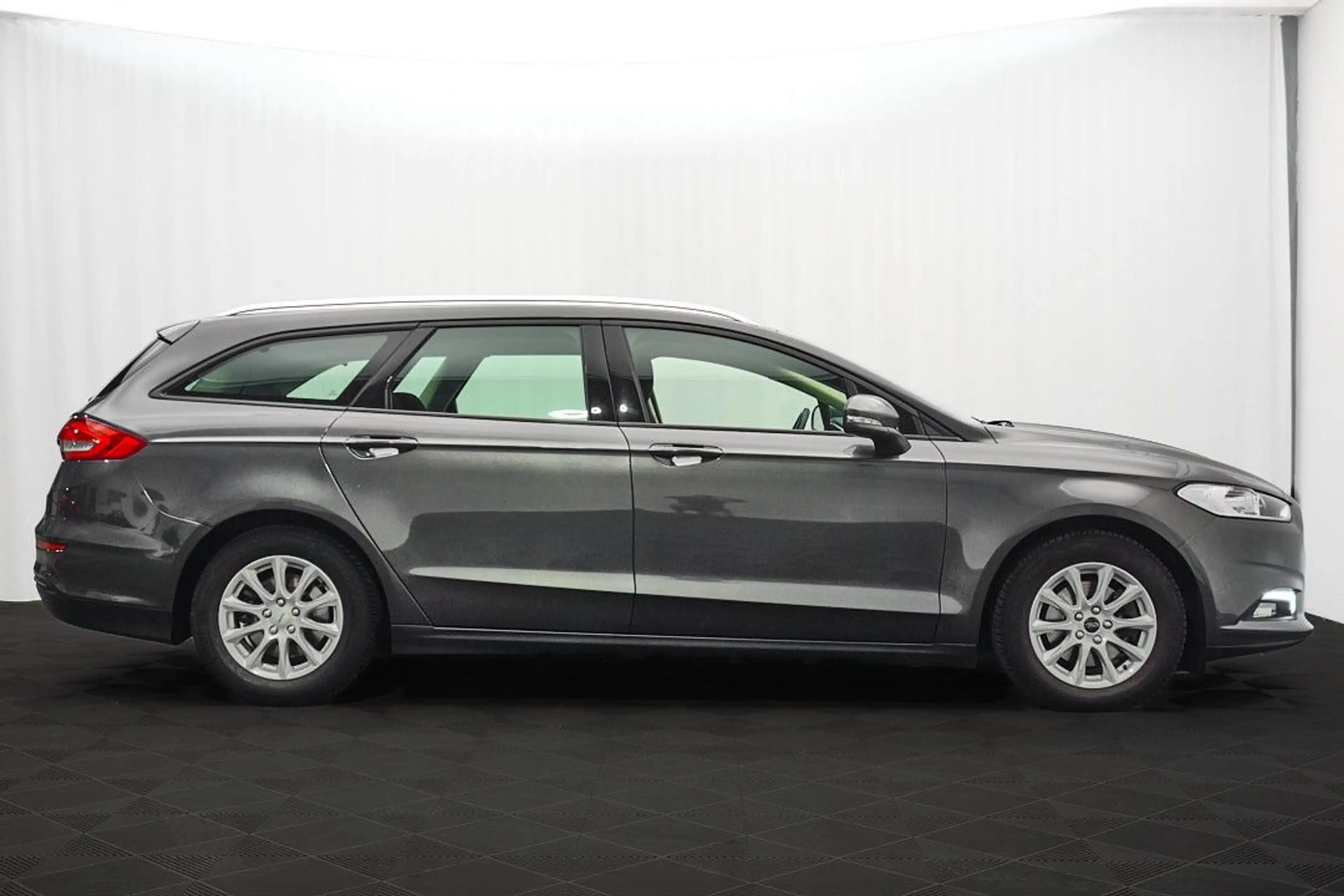 Ford Mondeo Turnier Aut. BUSINESS LED+NAVI+KEYLESS — photo 5