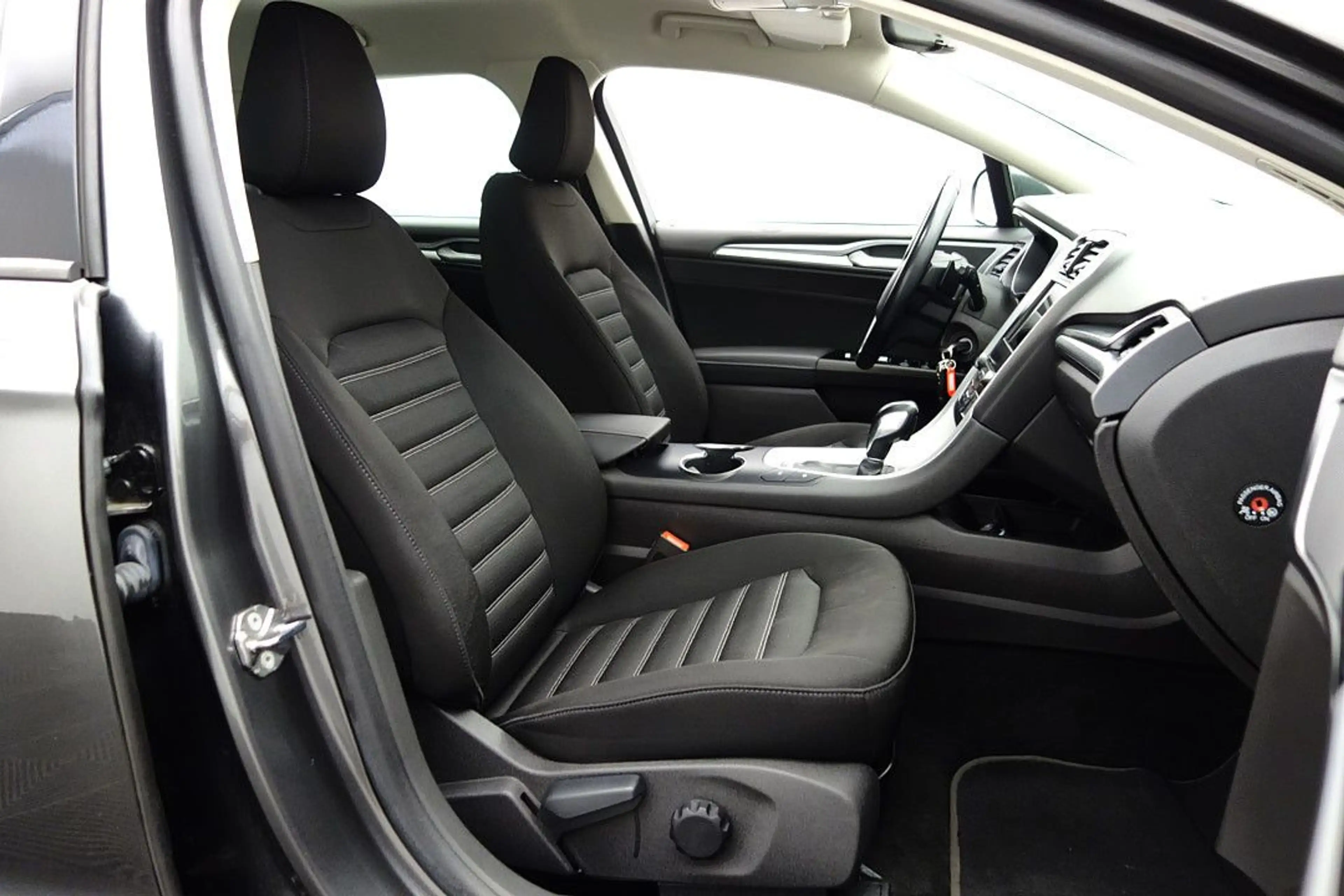 Ford Mondeo Turnier Aut. BUSINESS LED+NAVI+KEYLESS — photo 14